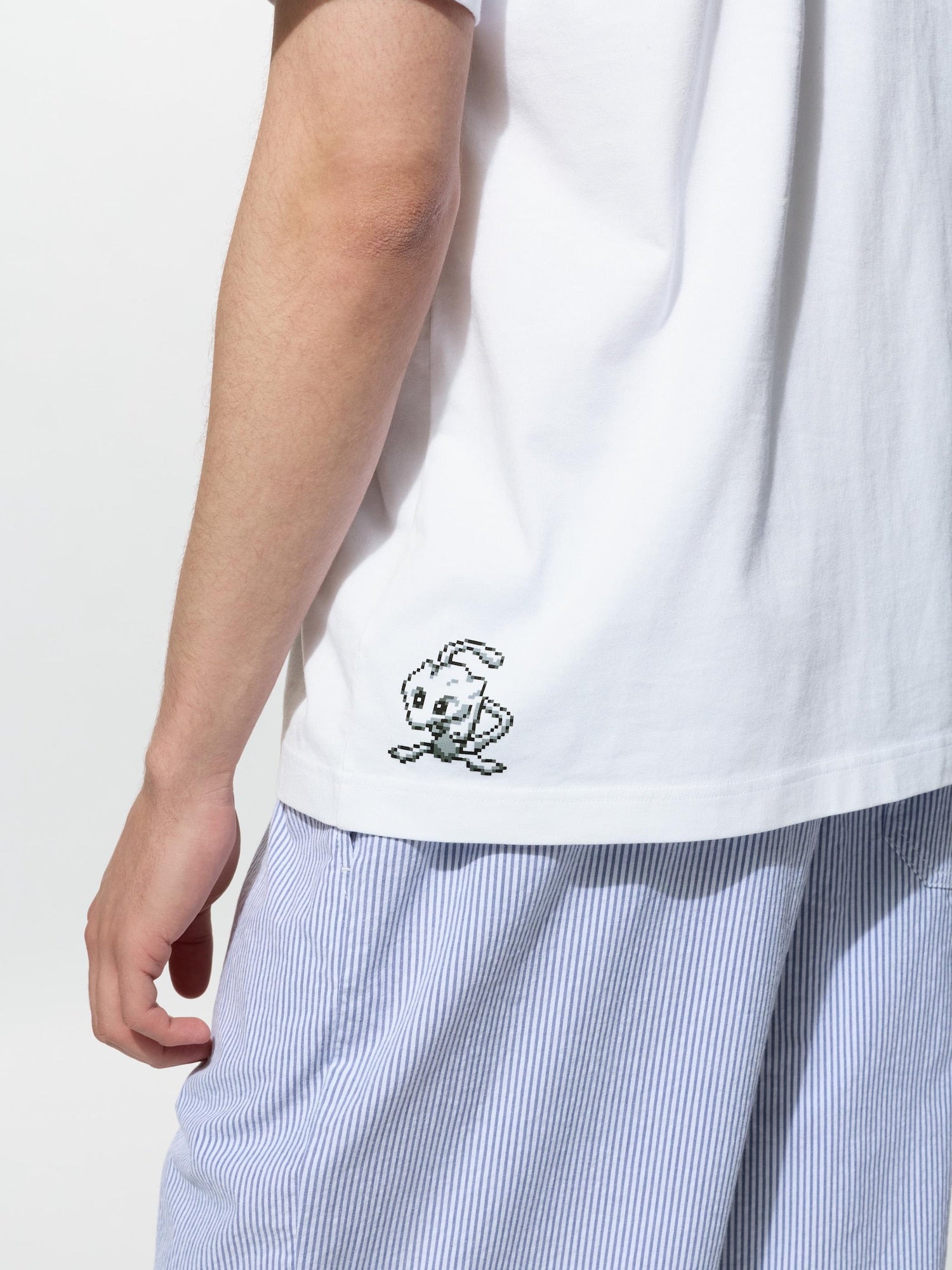 Pokémon 30th Anniversary - UT Short Sleeve Graphic T-shirt - MewTwo