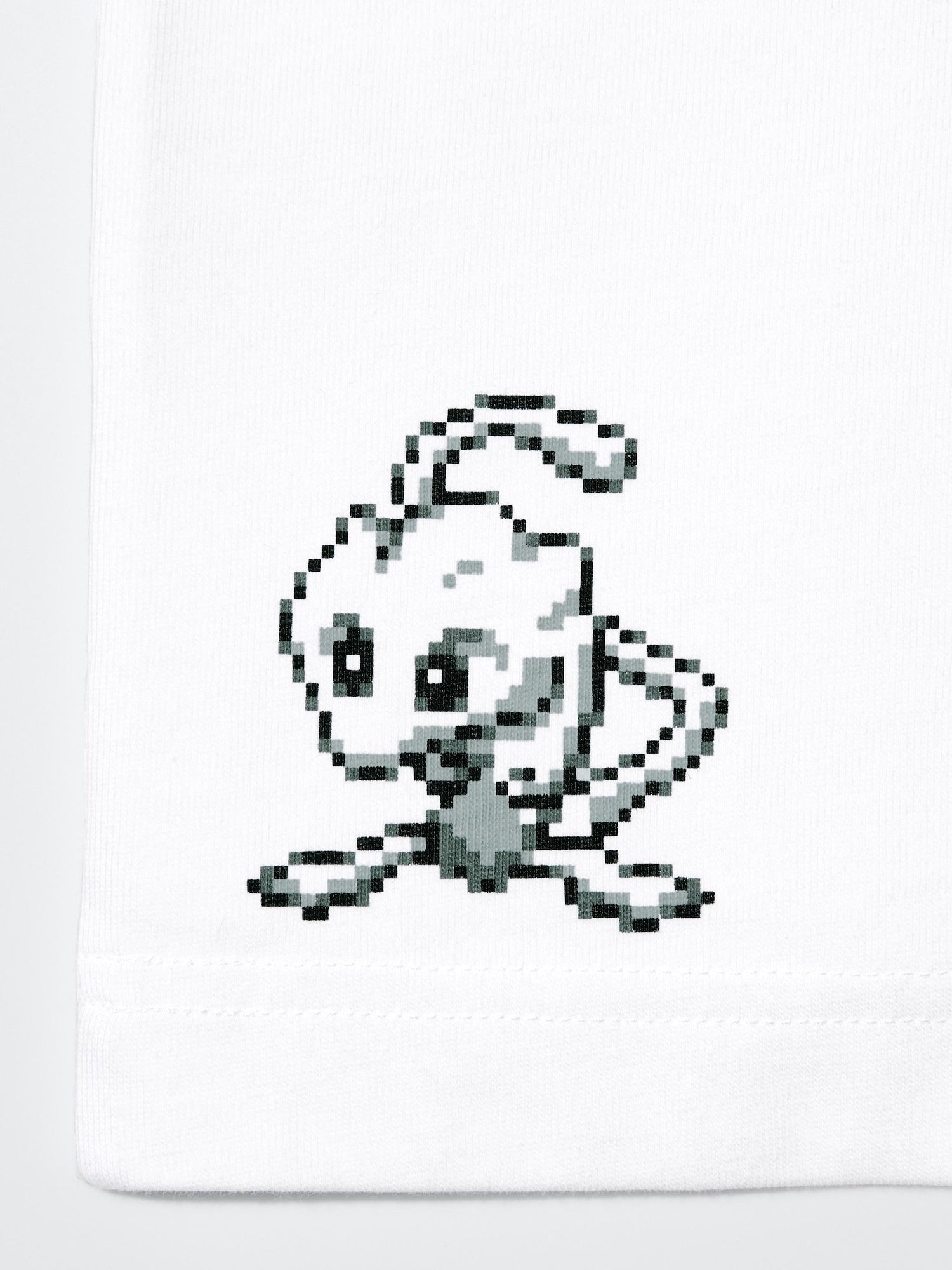 Pokémon 30th Anniversary - UT Short Sleeve Graphic T-shirt - MewTwo